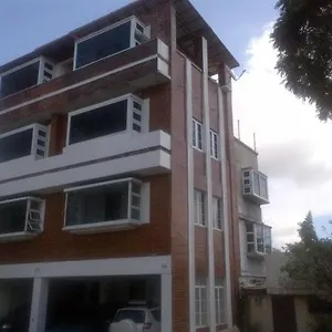 Apartment Comodos Cerca Del Aeropuerto
