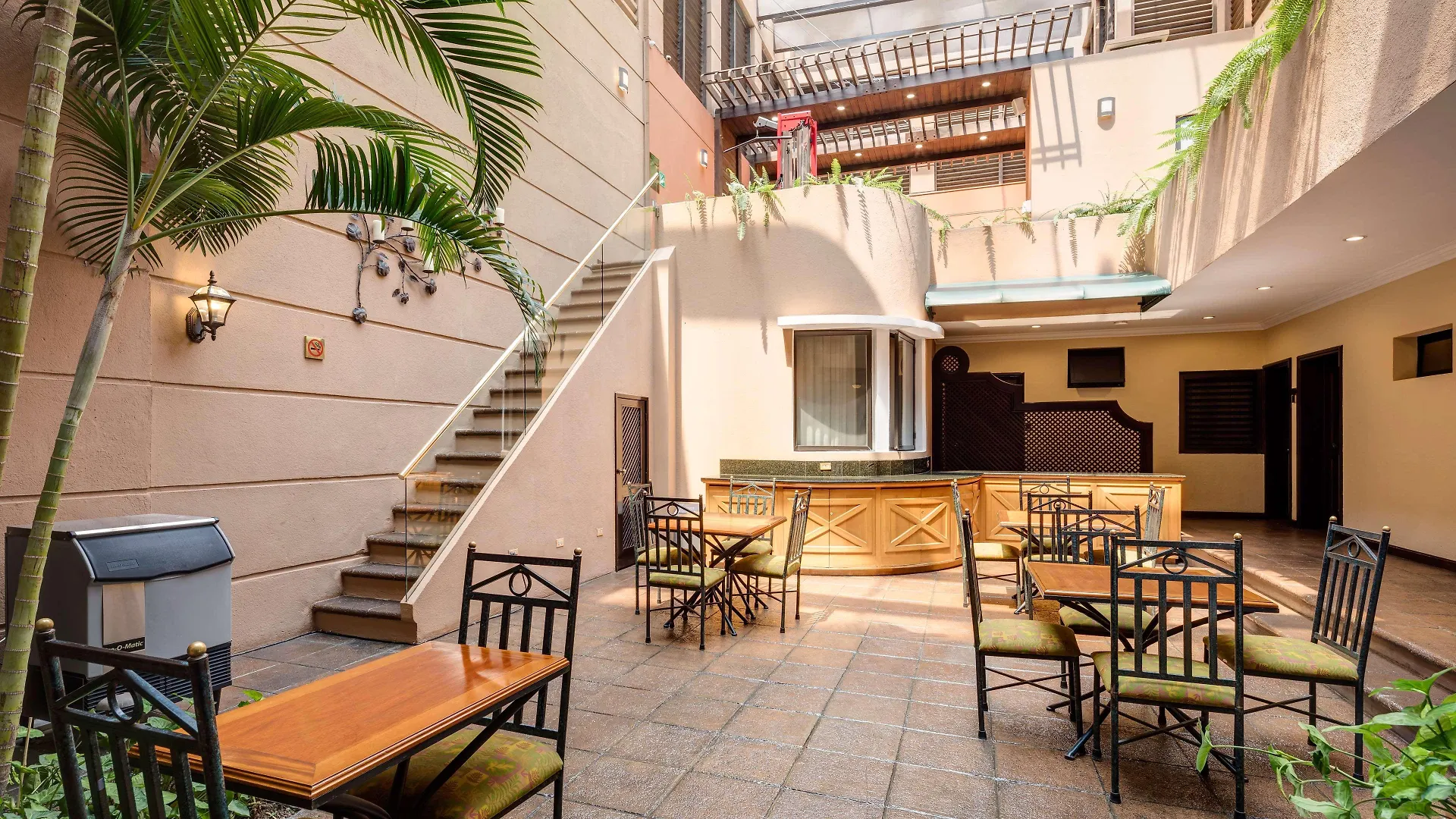 Hyatt Centric Guatemala City 5*,
